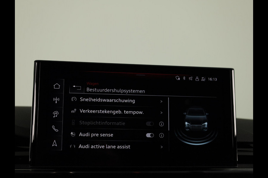 Audi A4 Limousine 35 TFSI S edition Competition 150pk | Climate control |  LED koplampen |  lederen/stof bekleding | Lichtmetalen velgen 10-spaaks 18inch | Navigatiesysteem full map | S Line interieur