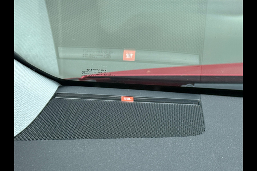 Toyota Prius 1.8 Executive Pano|Leder|JBL|HuD|Dealer Onderhouden