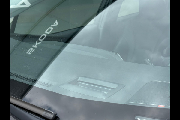 Toyota Prius 1.8 Executive Pano|Leder|JBL|HuD|Dealer Onderhouden