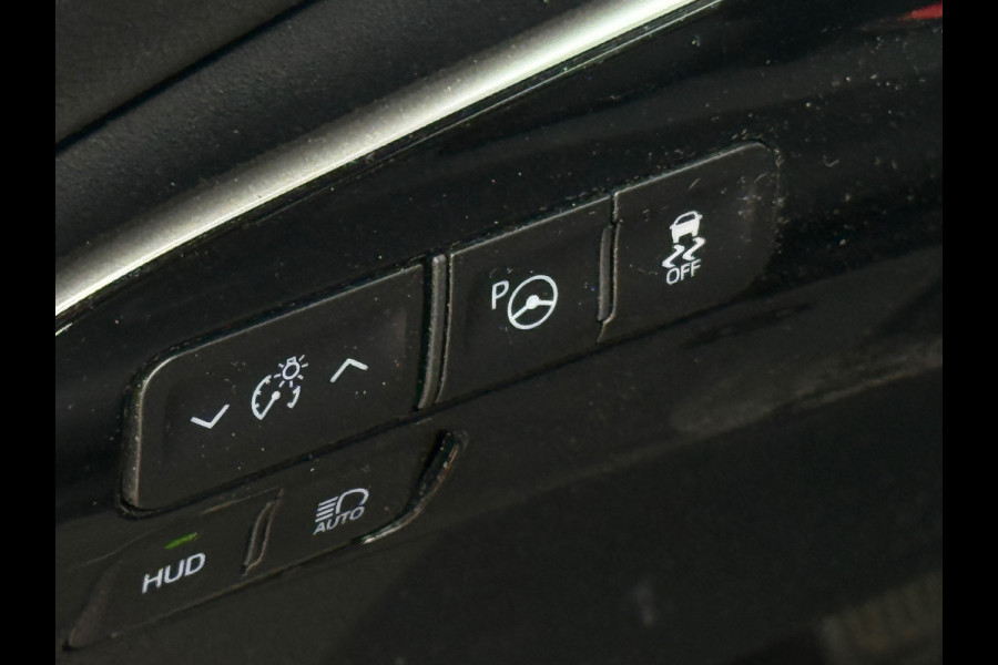 Toyota Prius 1.8 Executive Pano|Leder|JBL|HuD|Dealer Onderhouden
