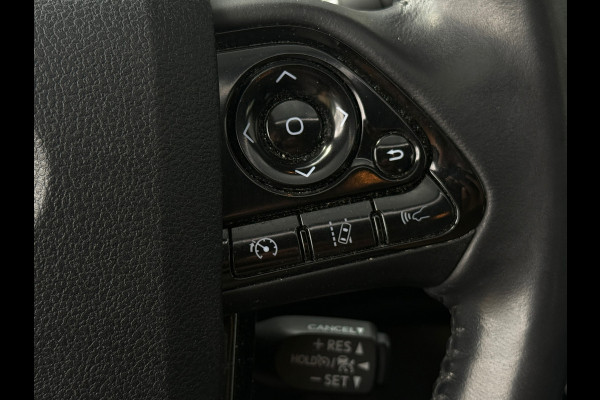 Toyota Prius 1.8 Executive Pano|Leder|JBL|HuD|Dealer Onderhouden