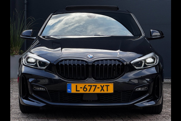 BMW 1-serie 118i M-Sport | Pano | NL-Auto | Leder + Sportstoelen | Camera | Stoelverwarming