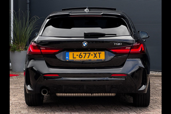 BMW 1-serie 118i M-Sport | Pano | NL-Auto | Leder + Sportstoelen | Camera | Stoelverwarming