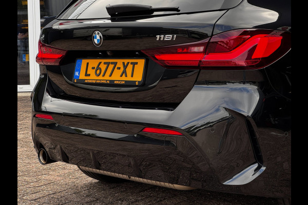BMW 1-serie 118i M-Sport | Pano | NL-Auto | Leder + Sportstoelen | Camera | Stoelverwarming