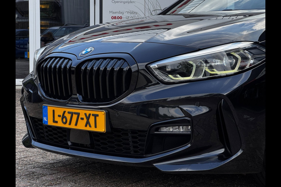 BMW 1-serie 118i M-Sport | Pano | NL-Auto | Leder + Sportstoelen | Camera | Stoelverwarming