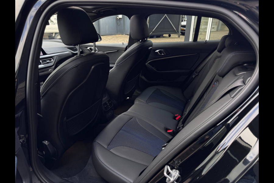 BMW 1-serie 118i M-Sport | Pano | NL-Auto | Leder + Sportstoelen | Camera | Stoelverwarming