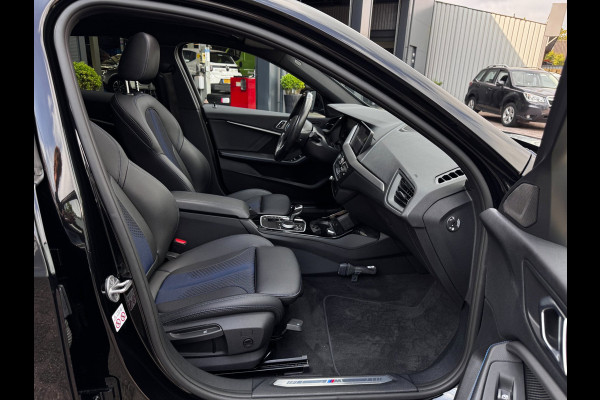 BMW 1-serie 118i M-Sport | Pano | NL-Auto | Leder + Sportstoelen | Camera | Stoelverwarming