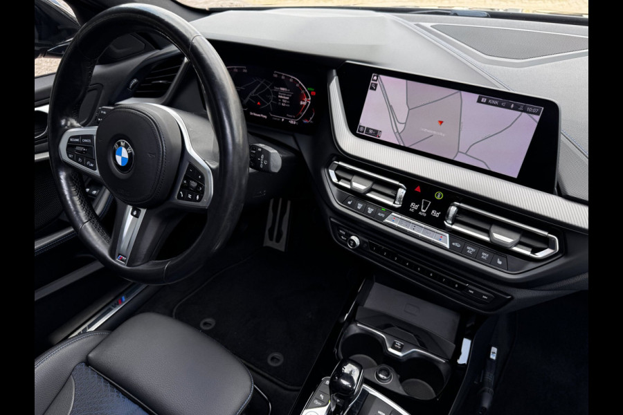 BMW 1-serie 118i M-Sport | Pano | NL-Auto | Leder + Sportstoelen | Camera | Stoelverwarming