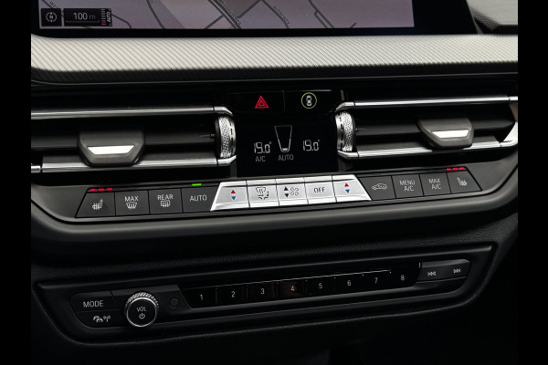 BMW 1-serie 118i M-Sport | Pano | NL-Auto | Leder + Sportstoelen | Camera | Stoelverwarming