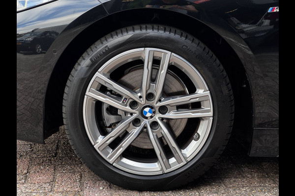 BMW 1-serie 118i M-Sport | Pano | NL-Auto | Leder + Sportstoelen | Camera | Stoelverwarming