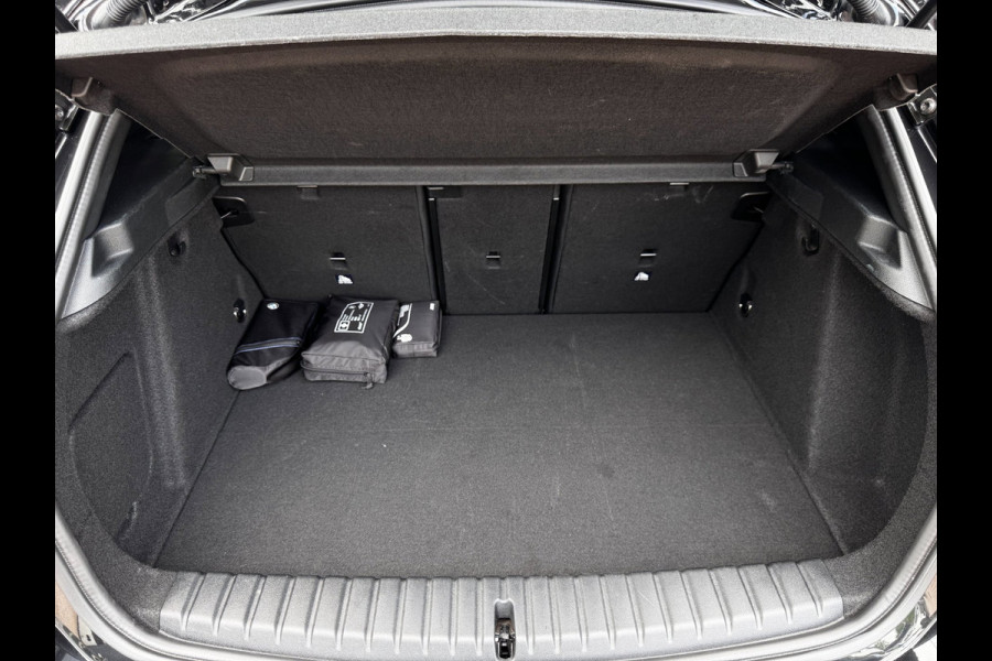 BMW 1-serie 118i M-Sport | Pano | NL-Auto | Leder + Sportstoelen | Camera | Stoelverwarming