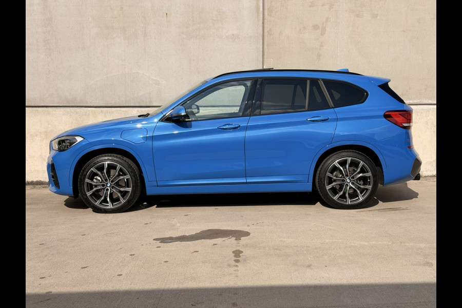 BMW X1 XDrive25e M Sport Pano Leder H/K HUD Trekh 19' Shadowline