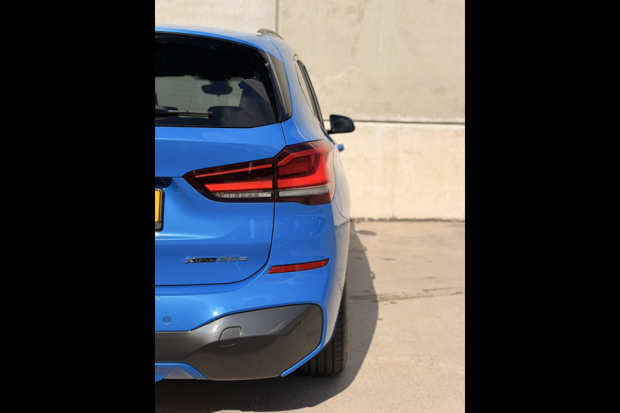 BMW X1 XDrive25e M Sport Pano Leder H/K HUD Trekh 19' Shadowline