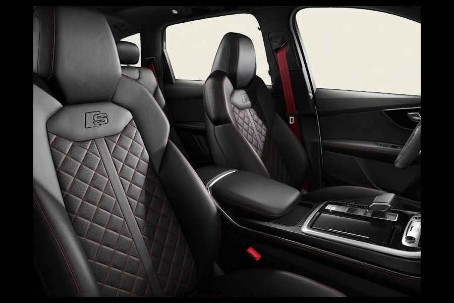 Audi Q7 60 TFSI e quattro Pro Line S Competition 490pk | Komt half augustus binnen | Panoramadak | Wegklapbare trekhaak |  Stoelventilatie/massage voorin | HD-matrix-led, laserlicht | Digitale oled-achterlichten | Bang & Olufsen Premium 3D | Leder Valcona S-logo ruitpatroon