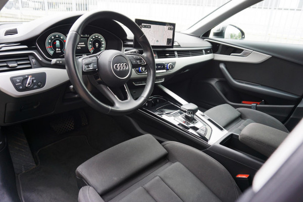 Audi A4 Avant 35 TFSI Black Optick/19Inch.LMV/Trekhaak/ Sportstoelen.