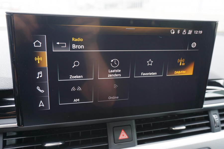 Audi A4 Avant 35 TFSI Black Optick/19Inch.LMV/Trekhaak/ Sportstoelen.
