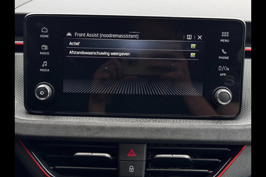 Škoda Kamiq 1.5 TSI 150 PK ACT Sport Business | Camera | Carplay | Stoelverwarming | Climate Control | Automaat