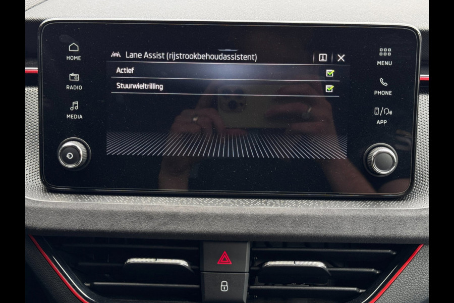 Škoda Kamiq 1.5 TSI 150 PK ACT Sport Business | Camera | Carplay | Stoelverwarming | Climate Control | Automaat