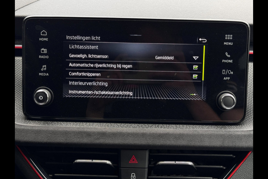 Škoda Kamiq 1.5 TSI 150 PK ACT Sport Business | Camera | Carplay | Stoelverwarming | Climate Control | Automaat