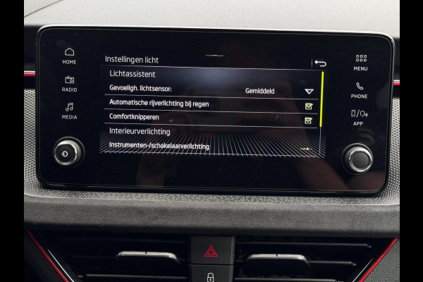 Škoda Kamiq 1.5 TSI 150 PK ACT Sport Business | Camera | Carplay | Stoelverwarming | Climate Control | Automaat