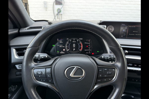 Lexus UX 250h Preference Line | CarPlay | ACC | Dodehoek | Keyless | 18 inch
