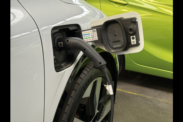 Renault Mégane E-Tech EV40 Techno NAVI-CAMERA-PDC-AIRCO/ECC-TWO TONE-SOH 95,6%