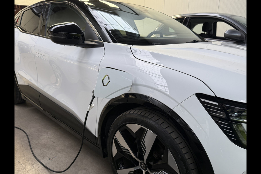 Renault Mégane E-Tech EV40 Techno NAVI-CAMERA-PDC-AIRCO/ECC-TWO TONE-SOH 95,6%