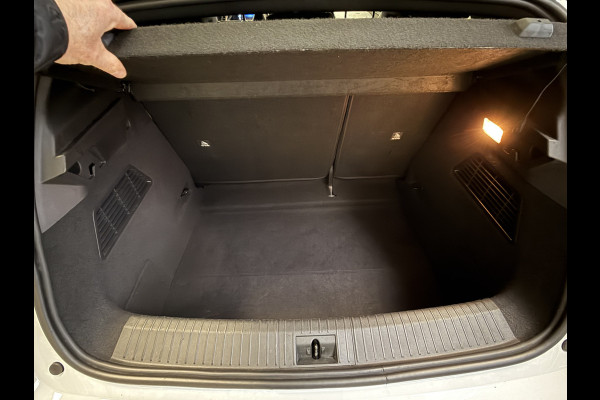 Renault Mégane E-Tech EV40 Techno NAVI-CAMERA-PDC-AIRCO/ECC-TWO TONE-SOH 95,6%