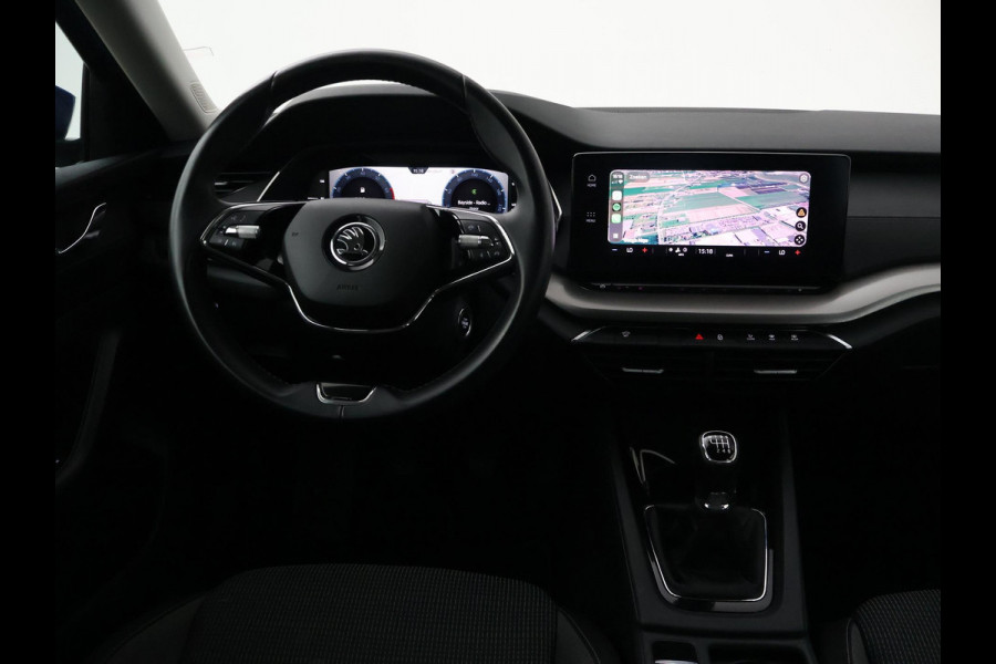Škoda Octavia Combi 1.0 TSI RACE BLUE + WEGKL. TREKHAAK | VIRTUAL COCKPIT | APPLE CARPLAY | NAVIGATIE | LED