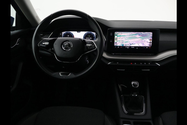Škoda Octavia Combi 1.0 TSI RACE BLUE + WEGKL. TREKHAAK | VIRTUAL COCKPIT | APPLE CARPLAY | NAVIGATIE | LED