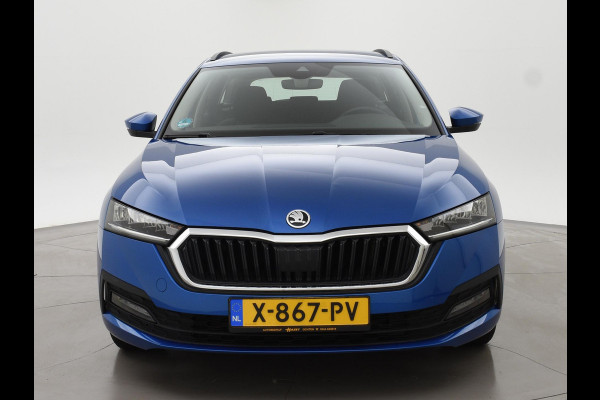 Škoda Octavia Combi 1.0 TSI RACE BLUE + WEGKL. TREKHAAK | VIRTUAL COCKPIT | APPLE CARPLAY | NAVIGATIE | LED