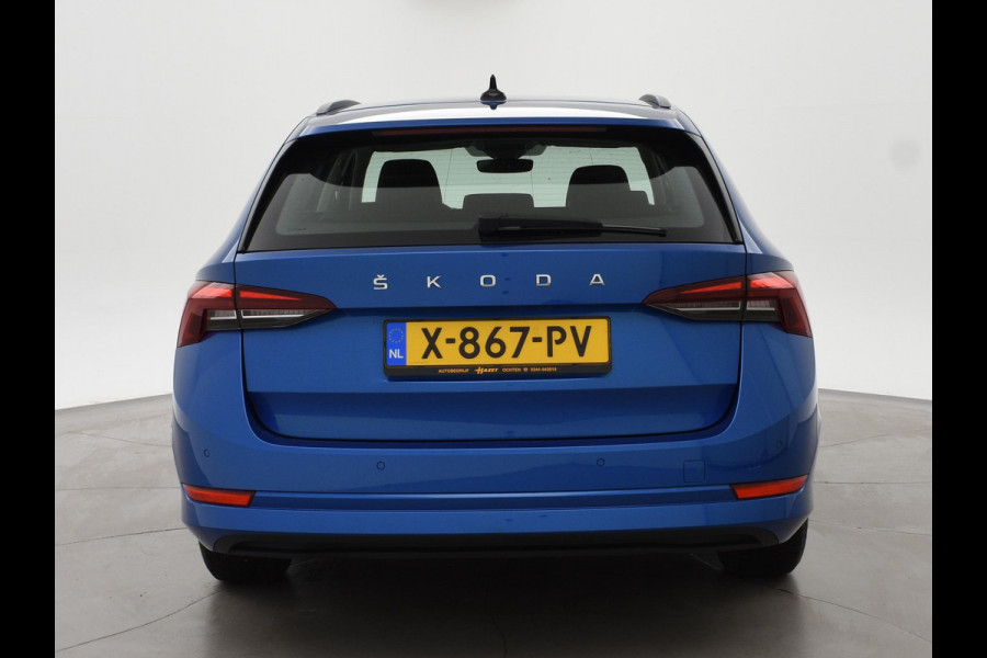 Škoda Octavia Combi 1.0 TSI RACE BLUE + WEGKL. TREKHAAK | VIRTUAL COCKPIT | APPLE CARPLAY | NAVIGATIE | LED