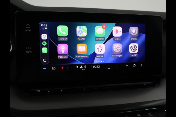 Škoda Octavia Combi 1.0 TSI RACE BLUE + WEGKL. TREKHAAK | VIRTUAL COCKPIT | APPLE CARPLAY | NAVIGATIE | LED