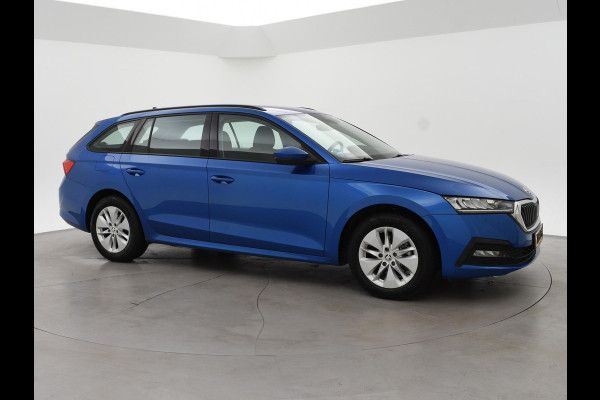 Škoda Octavia Combi 1.0 TSI RACE BLUE + WEGKL. TREKHAAK | VIRTUAL COCKPIT | APPLE CARPLAY | NAVIGATIE | LED