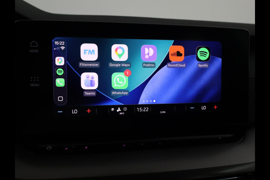 Škoda Octavia Combi 1.0 TSI RACE BLUE + WEGKL. TREKHAAK | VIRTUAL COCKPIT | APPLE CARPLAY | NAVIGATIE | LED