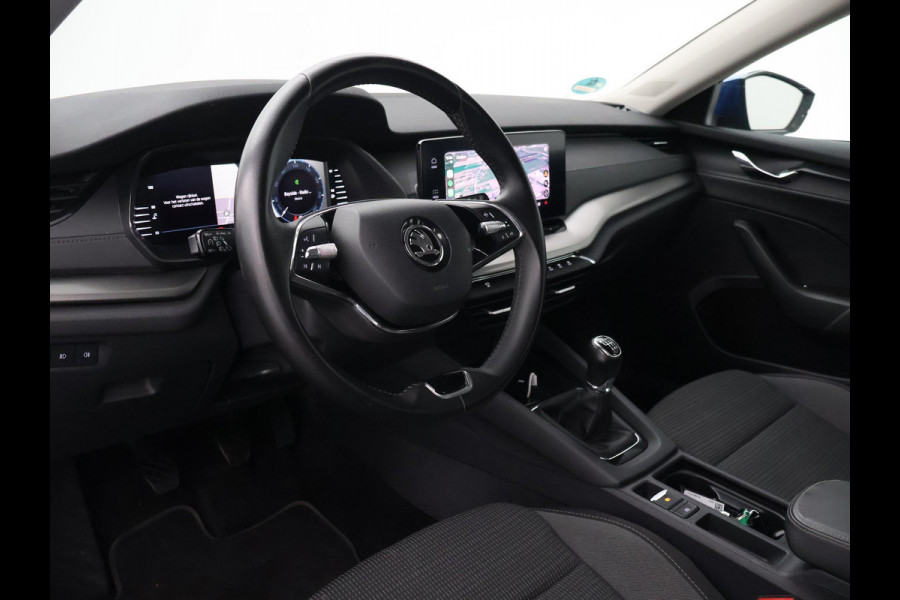 Škoda Octavia Combi 1.0 TSI RACE BLUE + WEGKL. TREKHAAK | VIRTUAL COCKPIT | APPLE CARPLAY | NAVIGATIE | LED
