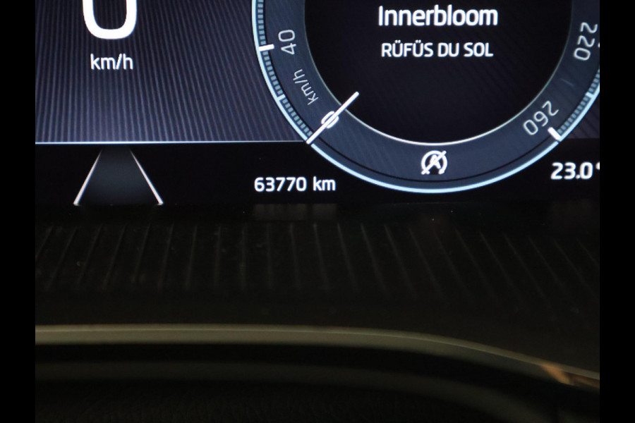 Škoda Octavia Combi 1.0 TSI RACE BLUE + WEGKL. TREKHAAK | VIRTUAL COCKPIT | APPLE CARPLAY | NAVIGATIE | LED
