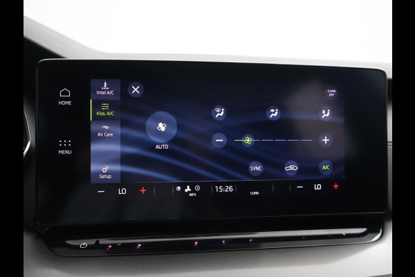 Škoda Octavia Combi 1.0 TSI RACE BLUE + WEGKL. TREKHAAK | VIRTUAL COCKPIT | APPLE CARPLAY | NAVIGATIE | LED