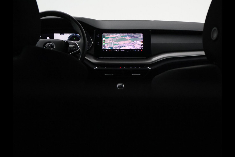 Škoda Octavia Combi 1.0 TSI RACE BLUE + WEGKL. TREKHAAK | VIRTUAL COCKPIT | APPLE CARPLAY | NAVIGATIE | LED