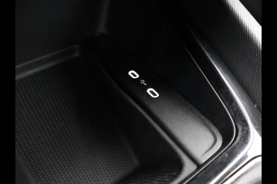 Škoda Octavia Combi 1.0 TSI RACE BLUE + WEGKL. TREKHAAK | VIRTUAL COCKPIT | APPLE CARPLAY | NAVIGATIE | LED