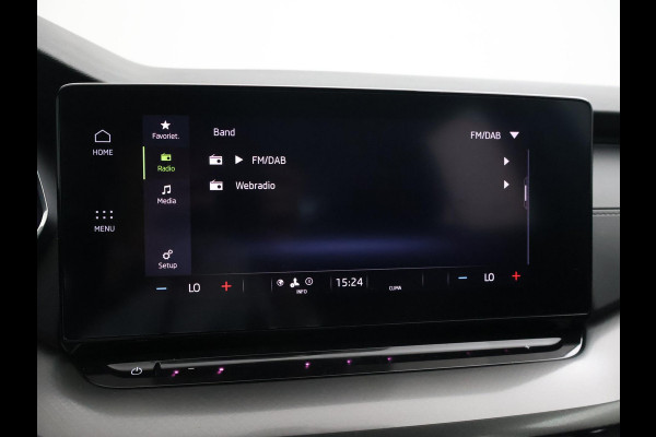 Škoda Octavia Combi 1.0 TSI RACE BLUE + WEGKL. TREKHAAK | VIRTUAL COCKPIT | APPLE CARPLAY | NAVIGATIE | LED