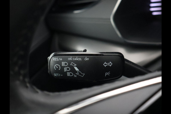 Škoda Octavia Combi 1.0 TSI RACE BLUE + WEGKL. TREKHAAK | VIRTUAL COCKPIT | APPLE CARPLAY | NAVIGATIE | LED