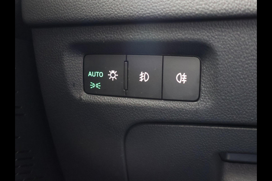 Škoda Octavia Combi 1.0 TSI RACE BLUE + WEGKL. TREKHAAK | VIRTUAL COCKPIT | APPLE CARPLAY | NAVIGATIE | LED
