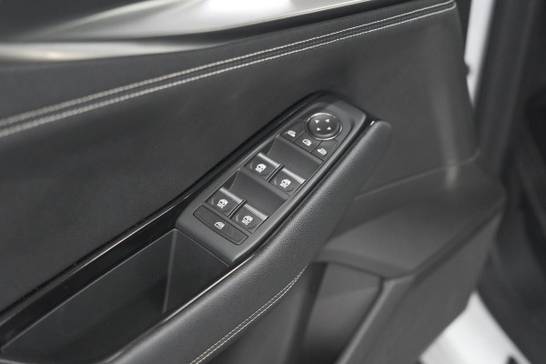Renault Austral 1.2 E-Tech full hybrid 200 techno | Adaptieve Cruise Control | Treeplanken | Camera | Dodehoekdetectie
