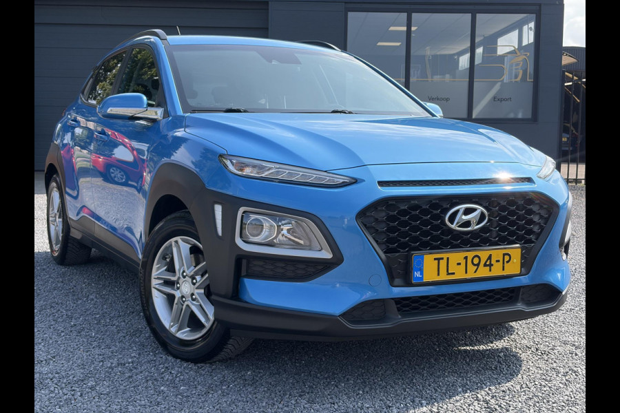 Hyundai Kona 1.0T Essence 2e Eigenaar,Trekhaak,Camera,Carplay,Navi,Clima,Cruise,6 Bak,N.A.P,120pk,Lm velgen,Rijstrooksensor,Pdc,Apk tot 03-2027