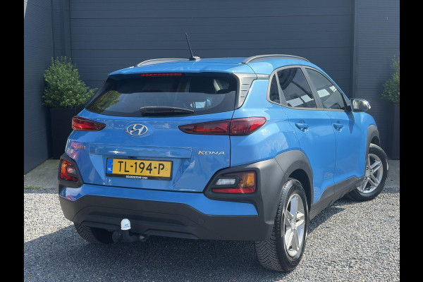 Hyundai Kona 1.0T Essence 2e Eigenaar,Trekhaak,Camera,Carplay,Navi,Clima,Cruise,6 Bak,N.A.P,120pk,Lm velgen,Rijstrooksensor,Pdc,Apk tot 03-2027