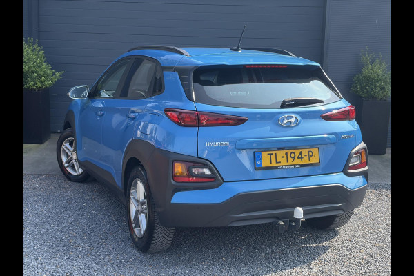 Hyundai Kona 1.0T Essence 2e Eigenaar,Trekhaak,Camera,Carplay,Navi,Clima,Cruise,6 Bak,N.A.P,120pk,Lm velgen,Rijstrooksensor,Pdc,Apk tot 03-2027