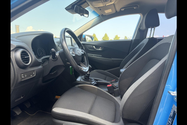 Hyundai Kona 1.0T Essence 2e Eigenaar,Trekhaak,Camera,Carplay,Navi,Clima,Cruise,6 Bak,N.A.P,120pk,Lm velgen,Rijstrooksensor,Pdc,Apk tot 03-2027
