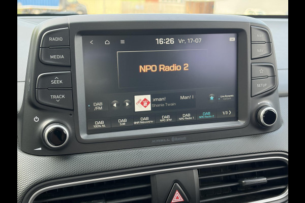 Hyundai Kona 1.0T Essence 2e Eigenaar,Trekhaak,Camera,Carplay,Navi,Clima,Cruise,6 Bak,N.A.P,120pk,Lm velgen,Rijstrooksensor,Pdc,Apk tot 03-2027
