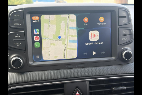 Hyundai Kona 1.0T Essence 2e Eigenaar,Trekhaak,Camera,Carplay,Navi,Clima,Cruise,6 Bak,N.A.P,120pk,Lm velgen,Rijstrooksensor,Pdc,Apk tot 03-2027